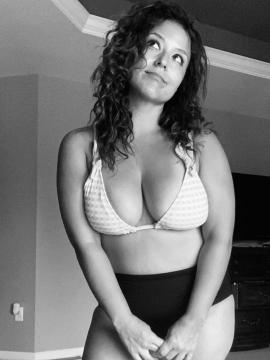 OnlyFans - Cherr.Bearr22 / @cherr.bearr22 Scene 7 — photo 12 of 20