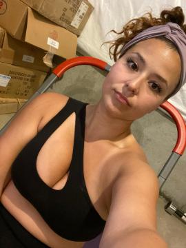 OnlyFans - Cherr.Bearr22 / @cherr.bearr22 Scene 11 — photo 13 of 20