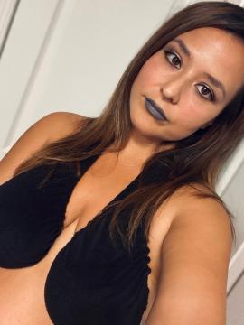 OnlyFans - Cherr.Bearr22 / @cherr.bearr22 Scene 21 — photo 7 of 20