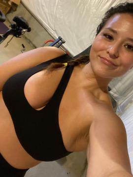 OnlyFans - Cherr.Bearr22 / @cherr.bearr22 Scene 30 — photo 7 of 20
