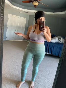 OnlyFans - Cherr.Bearr22 / @cherr.bearr22 Scene 41 — photo 4 of 20