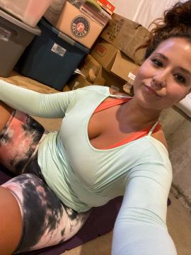 OnlyFans - Cherr.Bearr22 / @cherr.bearr22 Scene 55 — photo 19 of 20