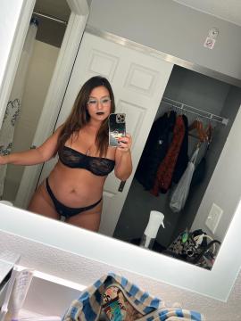 OnlyFans - Cherr.Bearr22 / @cherr.bearr22 Scene 56 — photo 3 of 20