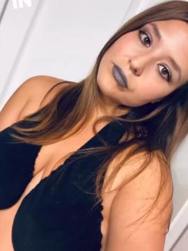 OnlyFans - Cherr.Bearr22 / @cherr.bearr22 Scene 59 — photo 9 of 20