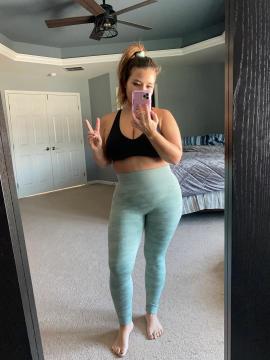 OnlyFans - Cherr.Bearr22 / @cherr.bearr22 Scene 67 — photo 12 of 20