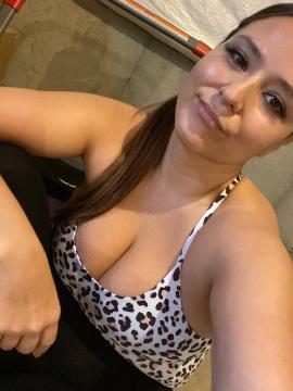 OnlyFans - Cherr.Bearr22 / @cherr.bearr22 Scene 71 — photo 3 of 20