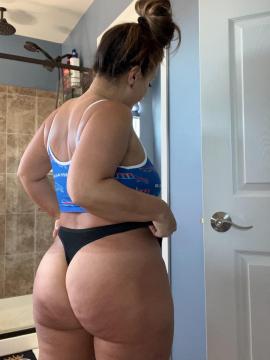 OnlyFans - Cherr.Bearr22 / @cherr.bearr22 Scene 78 — photo 11 of 20
