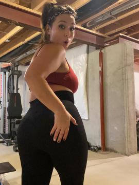 OnlyFans - Cherr.Bearr22 / @cherr.bearr22 Scene 79 — photo 8 of 20