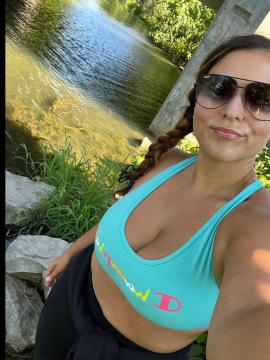 OnlyFans - Cherr.Bearr22 / @cherr.bearr22 Scene 84 — photo 1 of 20