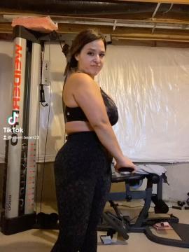 OnlyFans - Cherr.Bearr22 / @cherr.bearr22 Scene 84 — photo 18 of 20