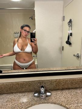OnlyFans - Cherr.Bearr22 / @cherr.bearr22 Scene 89 — photo 16 of 20