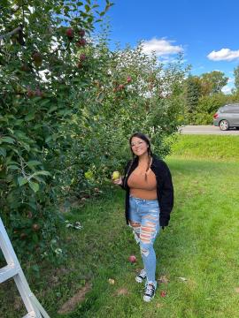 OnlyFans - Cherr.Bearr22 / @cherr.bearr22 Scene 90 — photo 9 of 20