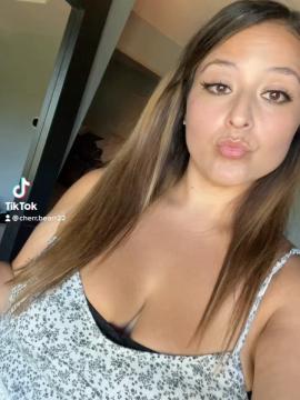 OnlyFans - Cherr.Bearr22 / @cherr.bearr22 Scene 92 — photo 16 of 20