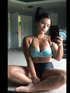 OnlyFans - Cherr.Bearr22 / @cherr.bearr22 Scene 108 — photo 12 of 20