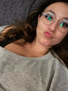 OnlyFans - Cherr.Bearr22 / @cherr.bearr22 Scene 110 — photo 3 of 20
