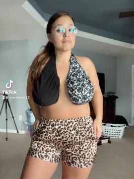 OnlyFans - Cherr.Bearr22 / @cherr.bearr22 Scene 111 — photo 10 of 20