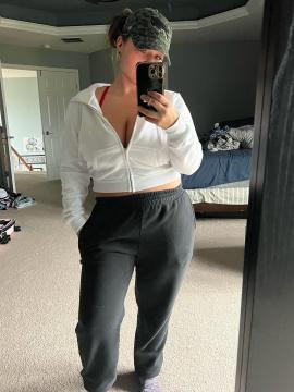 OnlyFans - Cherr.Bearr22 / @cherr.bearr22 Scene 115 — photo 2 of 20
