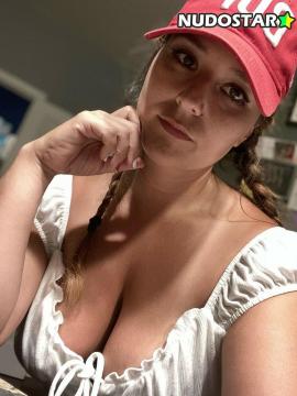 OnlyFans - Cherr.Bearr22 / @cherr.bearr22 Scene 146 — photo 19 of 20