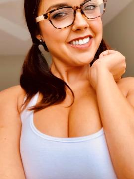 OnlyFans - Dillion Harper / @dillionharper Scene 464 — photo 16 of 20