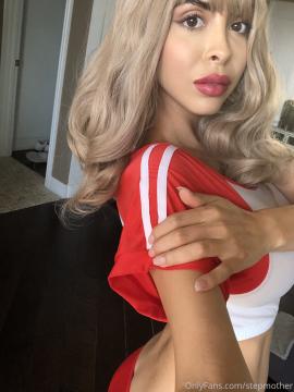 OnlyFans - Zayla Skye - Stepmother (+videos!) Scene 3