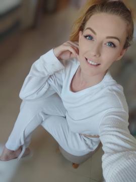 OnlyFans - Polly Kendall / @vippollykendall Scene 19 — photo 16 of 20