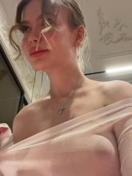 OnlyFans - Alina Panevskaya (Mayer) Scene 3 — photo 3 of 4