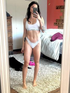 OnlyFans - Mia Mae / @mia_mae19 Scene 6 — photo 14 of 20