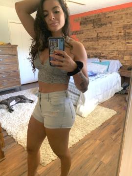 OnlyFans - Mia Mae / @mia_mae19 Scene 7 — photo 4 of 20