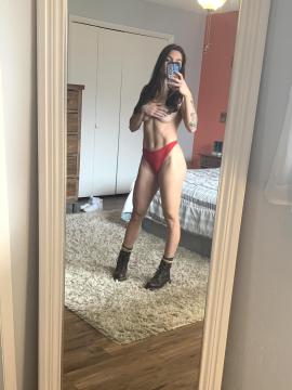 OnlyFans - Mia Mae / @mia_mae19 Scene 14 — photo 15 of 20