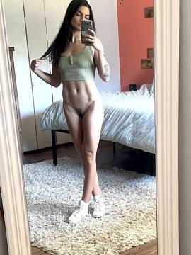 OnlyFans - Mia Mae / @mia_mae19 Scene 17 — photo 5 of 20