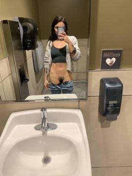 OnlyFans - Mia Mae / @mia_mae19 Scene 17 — photo 19 of 20