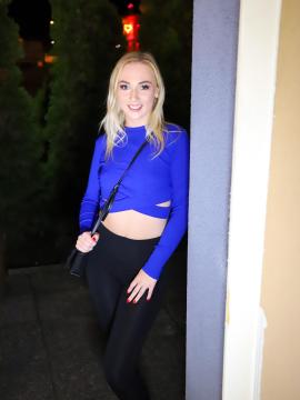 Blondes loves blowjobs — photo 9 of 24