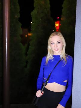 Blondes loves blowjobs — photo 10 of 24
