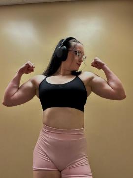 OnlyFans - MuscleMommy002 / @musclemommy02 Scene 7