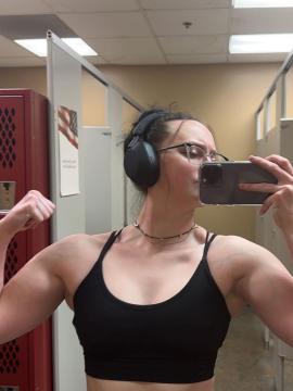 OnlyFans - MuscleMommy002 / @musclemommy02 Scene 25