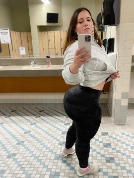 OnlyFans - Ana Pessack / @thebumbumqueen Scene 7 — photo 1 of 20