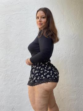 OnlyFans - Ana Pessack / @thebumbumqueen Scene 8