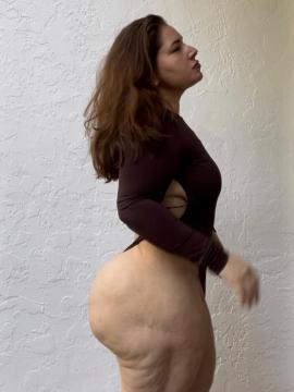 OnlyFans - Ana Pessack / @thebumbumqueen Scene 8 — photo 15 of 20
