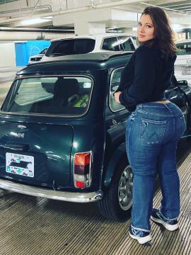 OnlyFans - Ana Pessack / @thebumbumqueen Scene 11 — photo 10 of 20