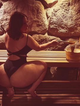 OnlyFans - Ana Pessack / @thebumbumqueen Scene 12 — photo 7 of 20