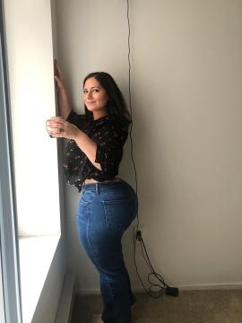 OnlyFans - Ana Pessack / @thebumbumqueen Scene 15 — photo 12 of 20