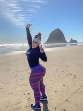 OnlyFans - Ana Pessack / @thebumbumqueen Scene 15 — photo 15 of 20