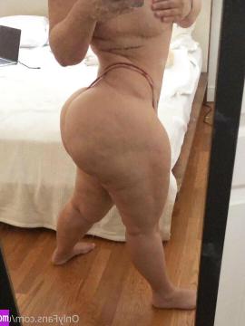 OnlyFans - Ana Pessack / @thebumbumqueen Scene 28 — photo 1 of 20