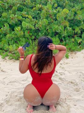 OnlyFans - Tania Bombon / @taniabombon Scene 16 — photo 11 of 20