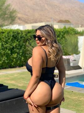 OnlyFans - Tania Bombon / @taniabombon Scene 24 — photo 3 of 20