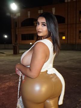 OnlyFans - Tania Bombon / @taniabombon Scene 25 — photo 19 of 20