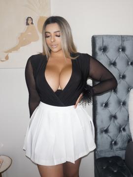 OnlyFans - Tania Bombon / @taniabombon Scene 42 — photo 2 of 20