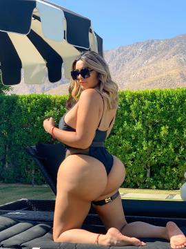 OnlyFans - Tania Bombon / @taniabombon Scene 42
