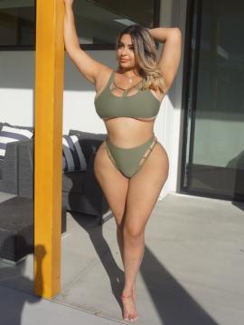 OnlyFans - Tania Bombon / @taniabombon Scene 51 — photo 18 of 20