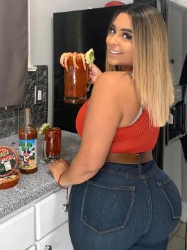 OnlyFans - Tania Bombon / @taniabombon Scene 53 — photo 8 of 20